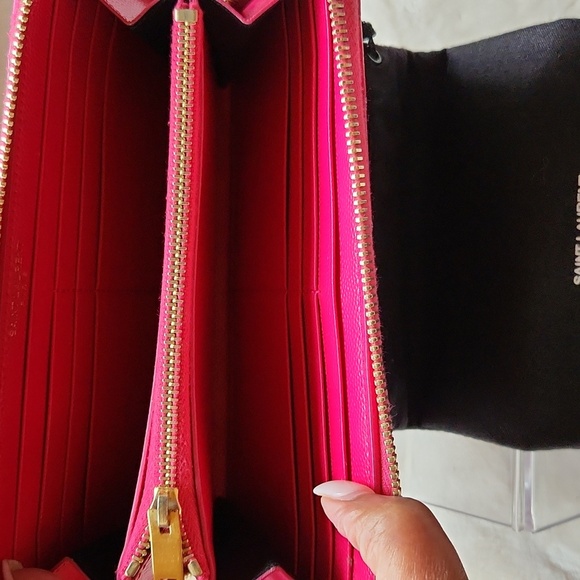 Saint Laurent Pink Caviar‎ Chevron Quilted Wallet - Picture 4 of 6